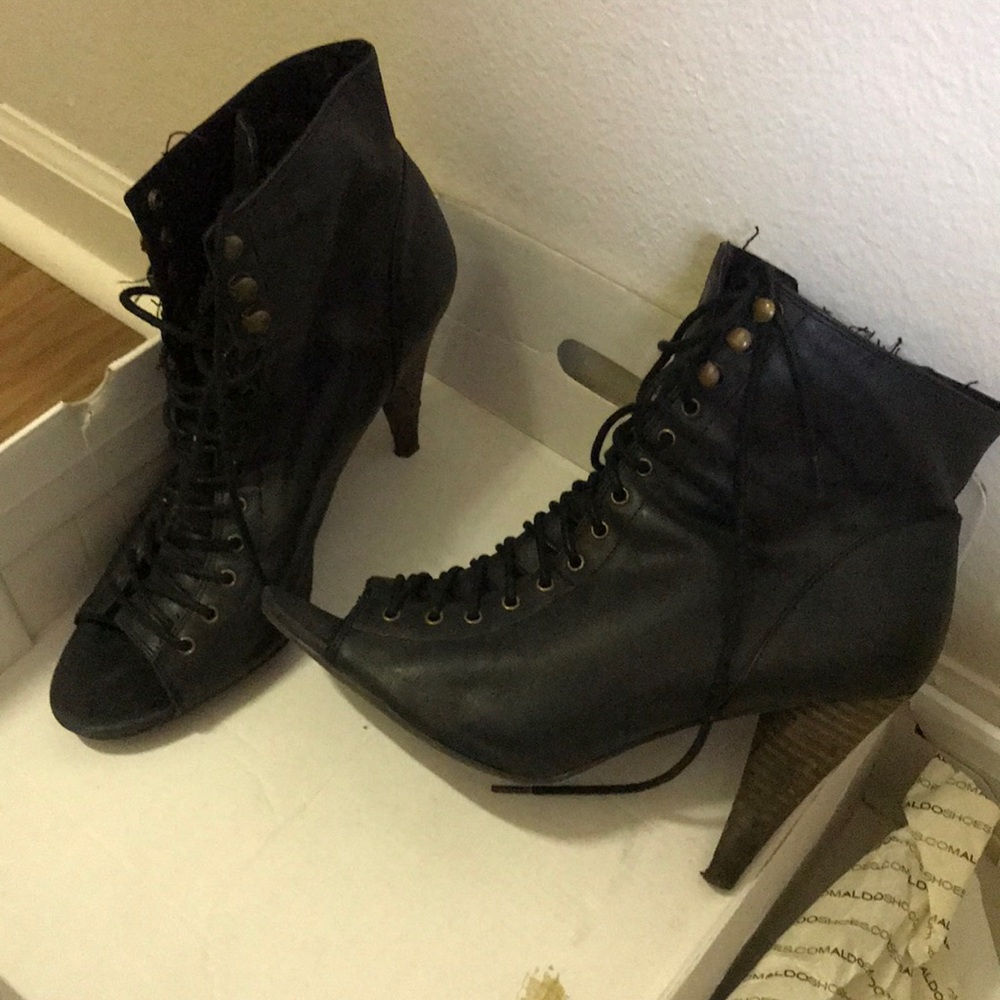 Norkus booties